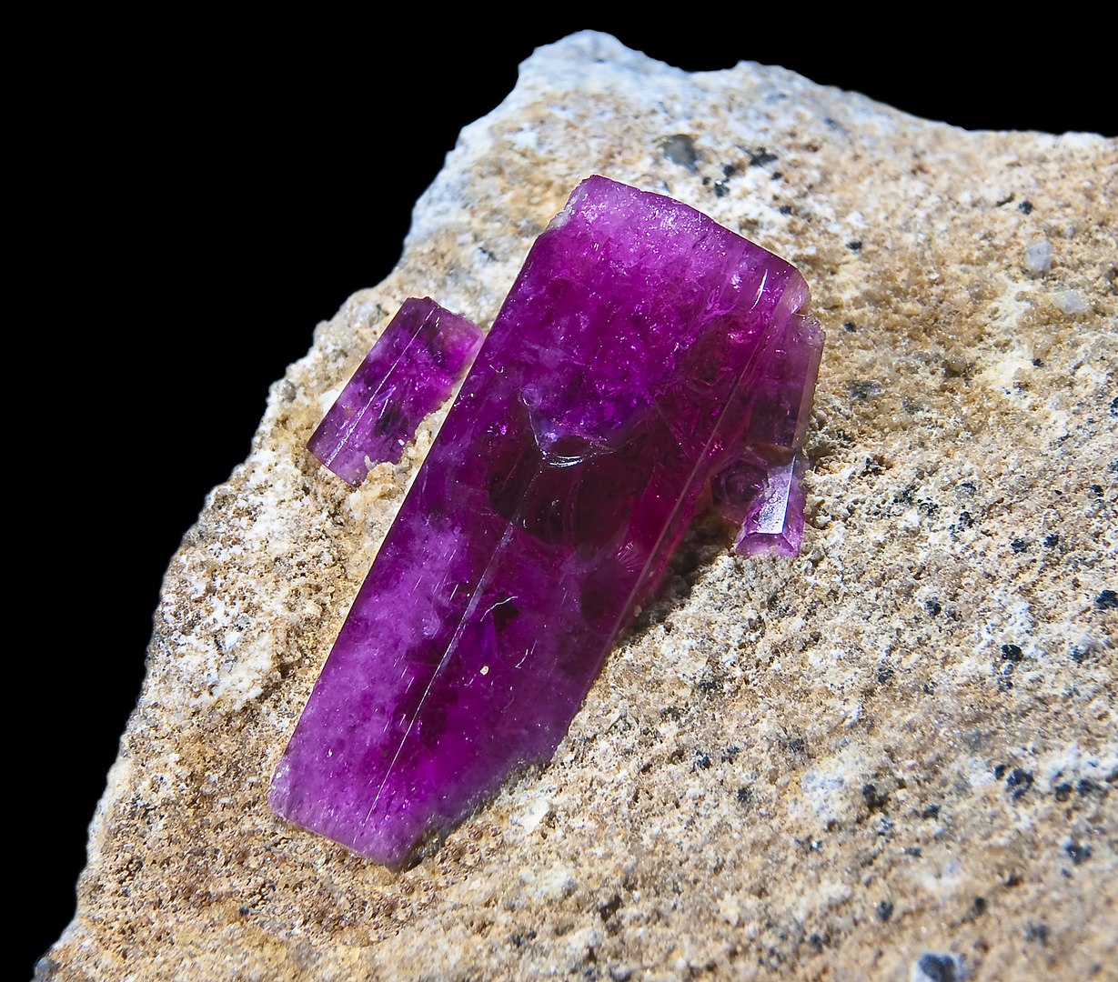 Discover Red Beryl, the ultra-rare crimson gemstone from Utah. Learn about its origin, value, and why it's 1,000 times rarer than a diamond.